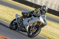 Evening Low_Mid Group Silver_Grey Bikes